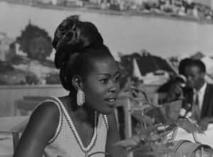 The Knife Woman (La Femme au Couteau)